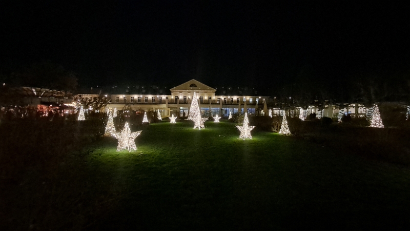 20251129_172922.jpg - Am Abend laufen wir dann also nochmal in die Stadt...