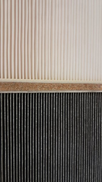 20260605_115846.jpg - Achja, den Pollen- Innenluftfilter habe ich auch gewechselt. Wurde auch Zeit, Oben der neue und unten der alte! *STAUN*