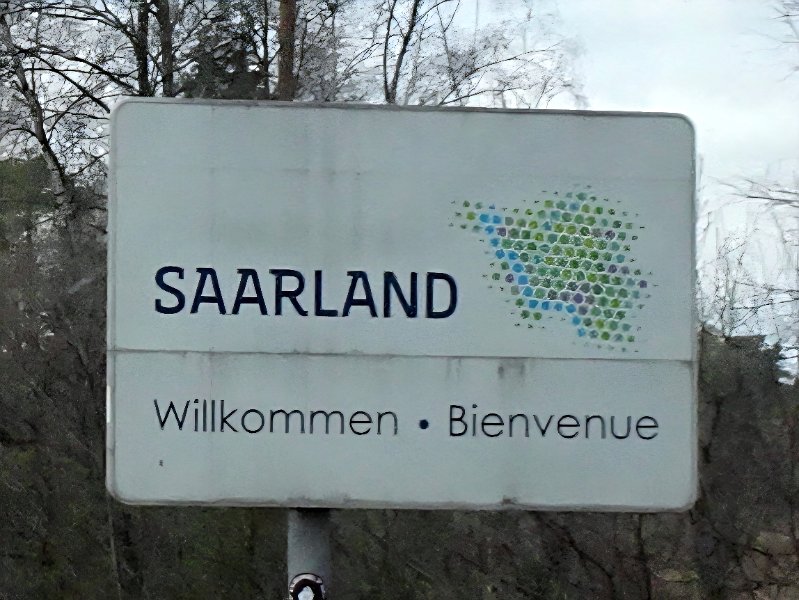 DSC06740.JPG - Am nächsten Morgen sind wir dann bei Kaiserslautern auf die Autobahn und im Saarland angekommen.