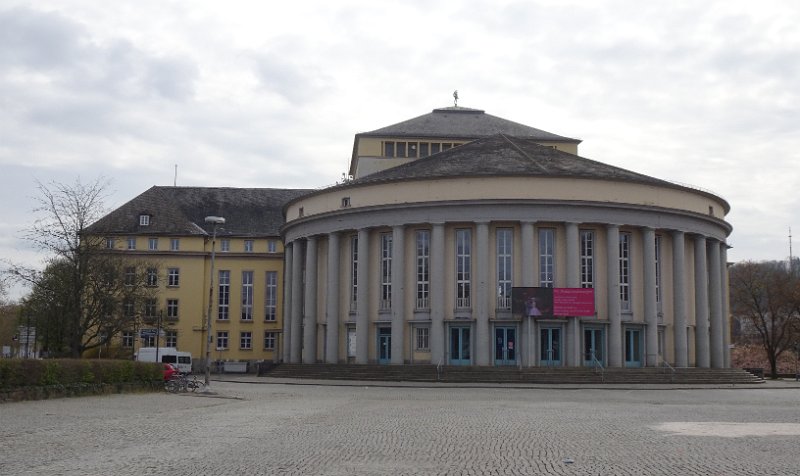 DSC06808.JPG - Am Staatstheater vorbei...
