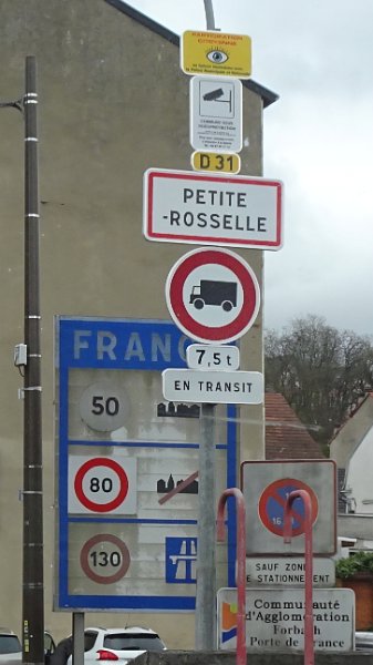 DSC06945.JPG - Der Stellplatz in Saint Avold hat uns nicht gefallen weshalb wir nach Petite-Roselle gefahren sind.