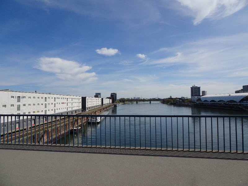 DSC07284.JPG - ...und über Ludwigshafen und Mannheim letztendlich nach Hause.Tja, so endet unser Ostertrip hier auch schon... LEIDER!!! :-(Es war insgesamt sehr schön, das Wetter hat mitgespielt und wir haben echt viel gesehen und erlebt. Bis zum nächsten mal, Tschau!