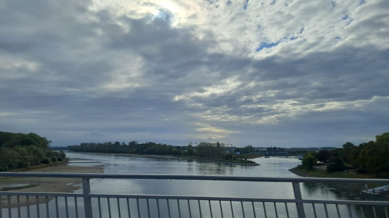 20261011_103036.jpg - Der Rhein hat immer noch viel zu wenig Wasser!Kurz darauf landen wir dann wieder Zuhause. Tschööö, bis zum nächsten mal.