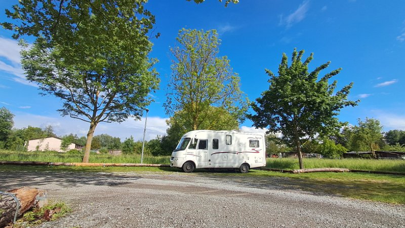 20260515_163455.jpg - Hier ist es ruhiger, schöner, sonniger und nicht so matschig.Kostenlos ist er auch noch und eine V/E-Anlage ist auch dabei.