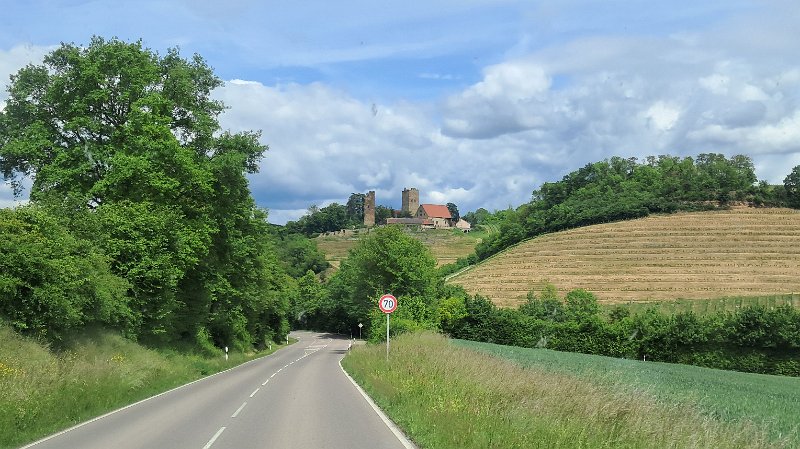 20260517_123802.jpg - Nun kommen wir u.a. durch Neipperg.