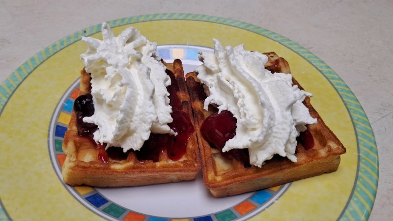 20260517_151122.jpg - Ein Dessert gibts dann im Dixi! Und das ein und andere Weinchen :-)Morgen gehts dann aber wieder nach Hause. Tschau mit Vau... ;-)