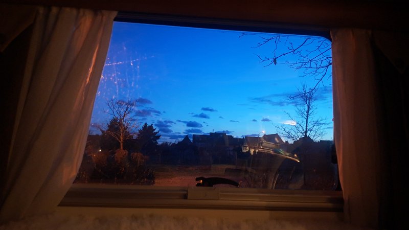 20260116_173827.jpg - ...und machen es uns im Dixi gemütlich.