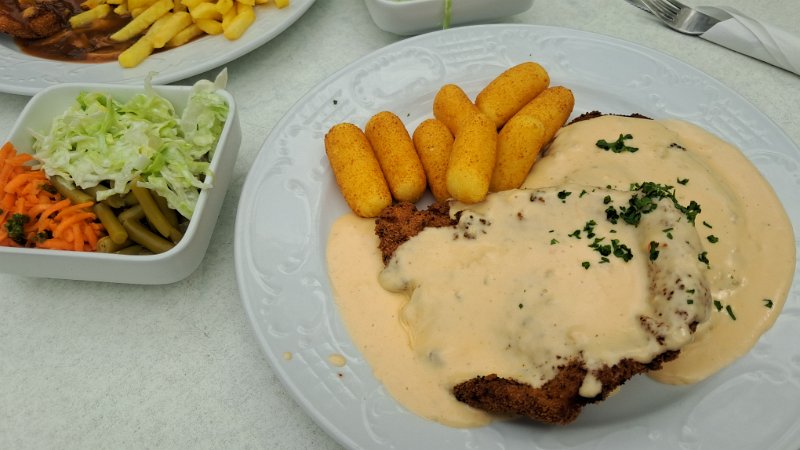 20260418_143512.jpg - Einmal Rahmschnitzel mit Kroketten...