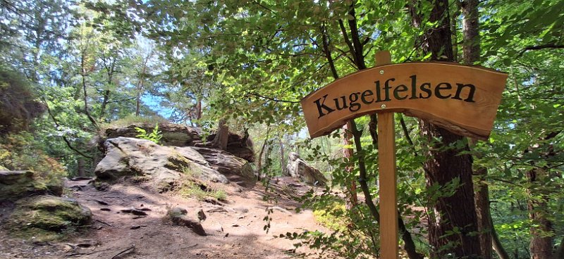 20260822_130537.jpg - Am Kugelfelsen angekommen...