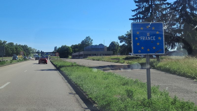 20260522_172823.jpg - ...und kommen dann bei Lauterbourg bzw. Scheibenhard nach Frankreich...