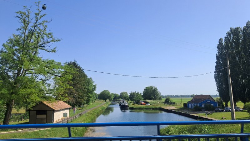 20260525_103239.jpg - ...über den Rhein-Rhône-Kanal...