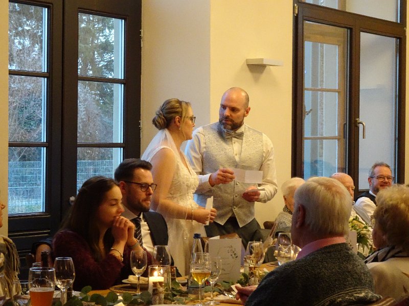 DSC05117.JPG - ...beginnt die Feier.