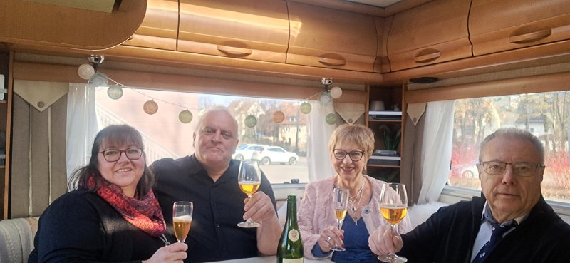 20260124_110237.jpg - ...wo wir zusammen einen Cidre trinken...