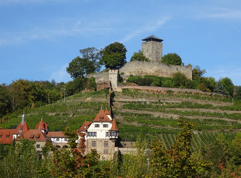 DSC08727.JPG - In Beilstein unterhalb der Burg Hohenbeilstein gehen wir noch kurz einkaufen...