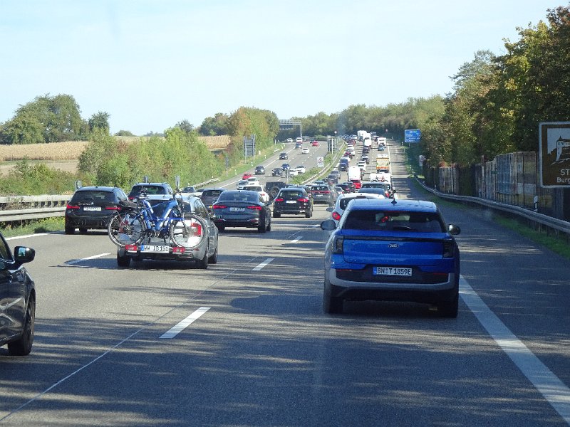DSC08747.JPG - Am Sonntag haben wir uns dann aber wieder auf den Heimweg gemacht. Wie soll es anders sein, landen wir direkt im Stau!Ne, alles gut, war nur eine Baustelle!Nach einer guten Stunde Fahrt sind wir dann wieder daheim angekommen.Das war ein sehr schönes, wenn auch anstrengendes, Wochenende.Mal sehen, wo es uns das nächste mal hin verschlägt?!? Bis denn dann, TSCHAU! 
