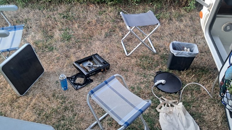 20260801_202958.jpg - Nachdem dann der ganze Klumbatsch gewaschen und eingeräumt wurde, haben wir vorm Womo den Sonnenuntergang genossen...