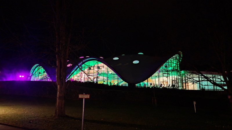 20260214_191419.jpg - ...und der Toskana-Therme beginnt ein "feucht-fröhlicher" Abend im Wohnmobil.